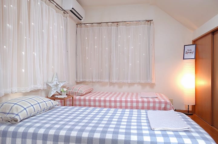 Chumba cha mtindo wa ghorofa ya 3 cha magharibi/三楼卧室