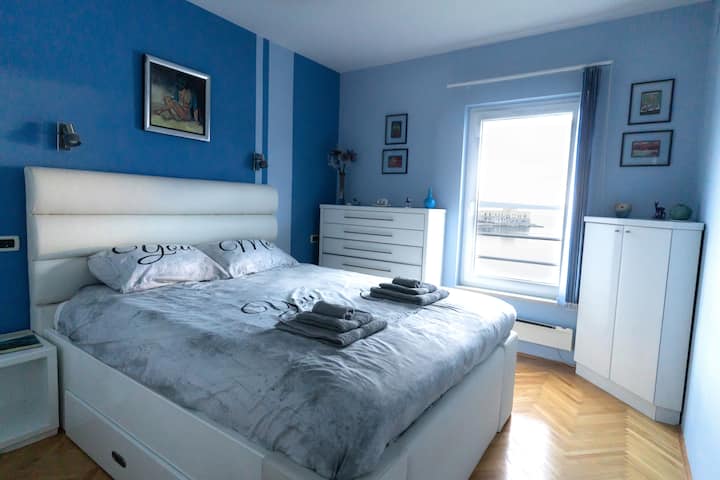 El dormitorio del capitán donde te despertarás con el sonido del mar.