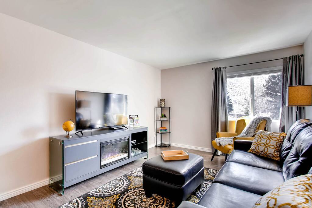 This great location is 1.3 miles to the base of Beaver Creek Ski resort for world class skiing, dining and more.