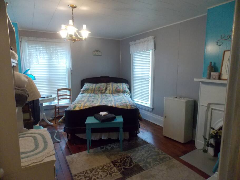Middle upstairs - 1 double bed and shared shower/bath.