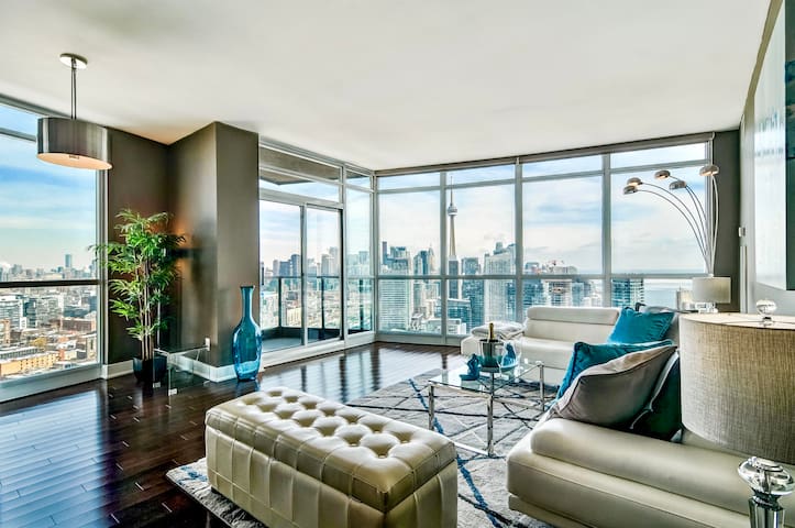 Rare Penthouse 2 Bedroom amazing view!