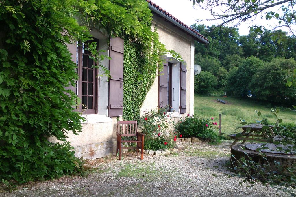 Moulin du Viaduc stands in its own grounds