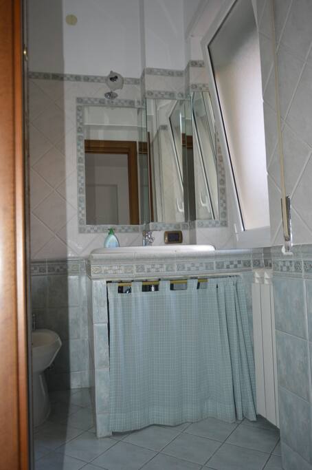Bagno camera Matrimoniale - Vista 1