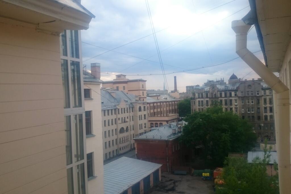 Смотрим в окно)