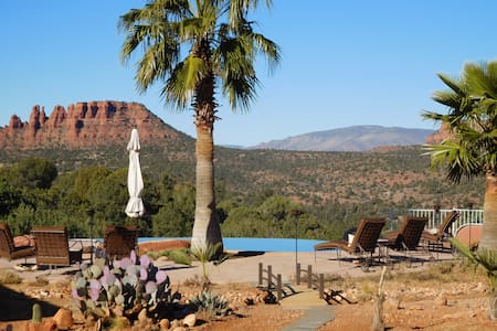 SEDONA'S BEST STUDIO - BEST VIEWS, SUNSETS, POOL