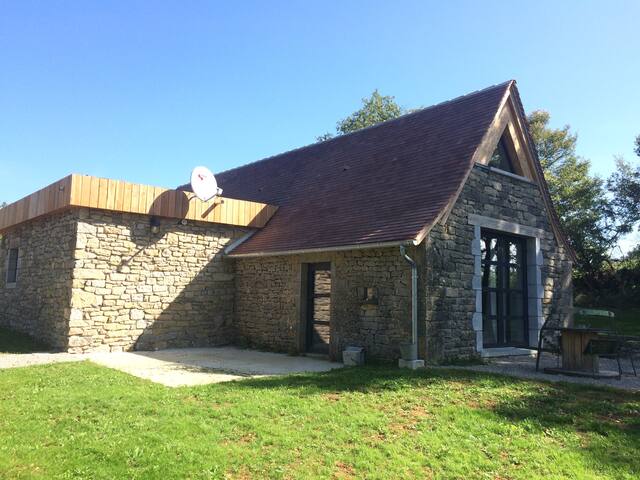 Charming cottage Combelandie