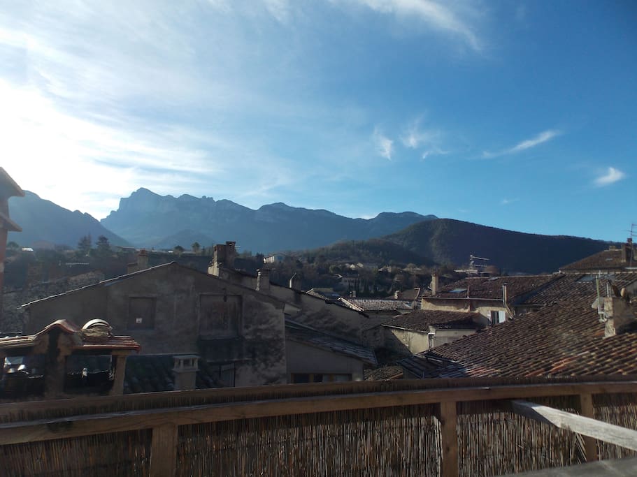 Vue de la montagne des "Trois Becs" depuis la terrasse