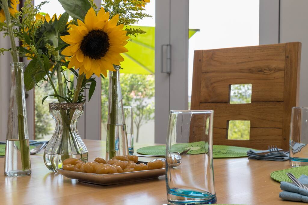 Dine as formal or informal as you like in the entertainment area