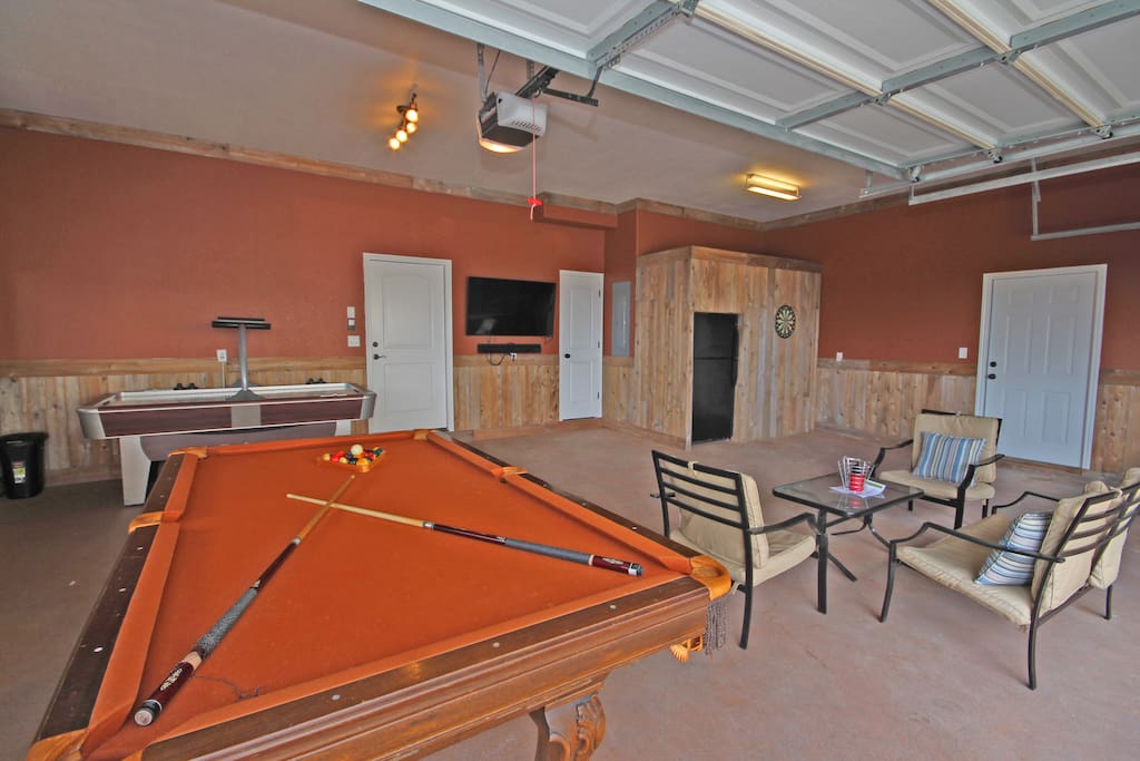Fun Garage Game Area - Includes Pool Table, Air Hockey, and HDTV!