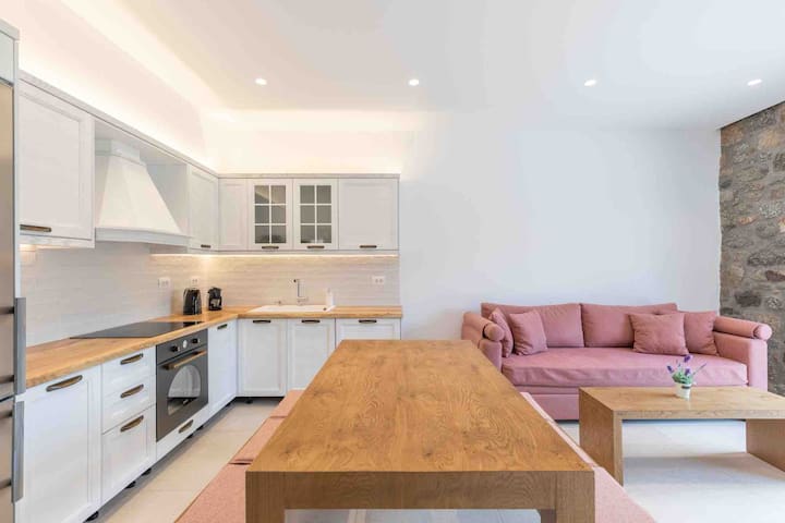 IKADE Mykonos II, 2 BR @ 2 bathrooms