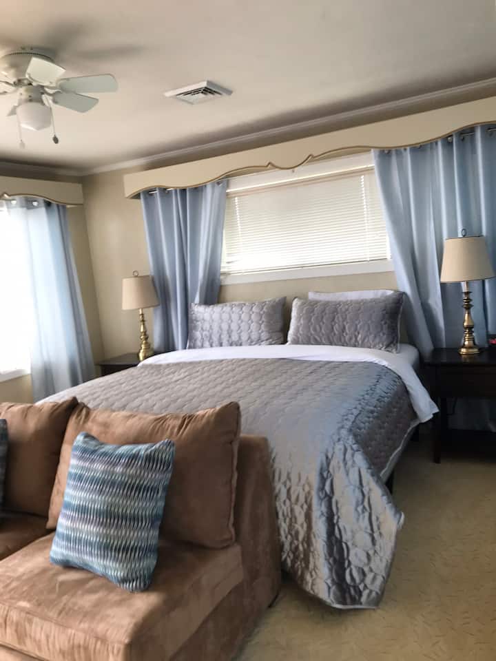 配备沙发床的额外睡眠，房间可供三人入住。