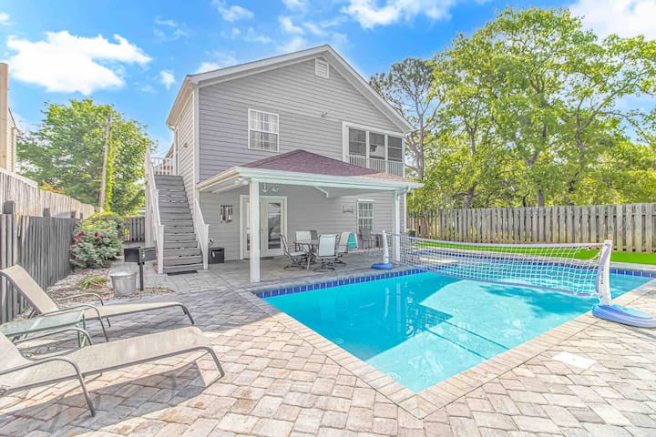 7br Family Oasis | Heated Pool + Walk To Beach - North Myrtle Beach, SC