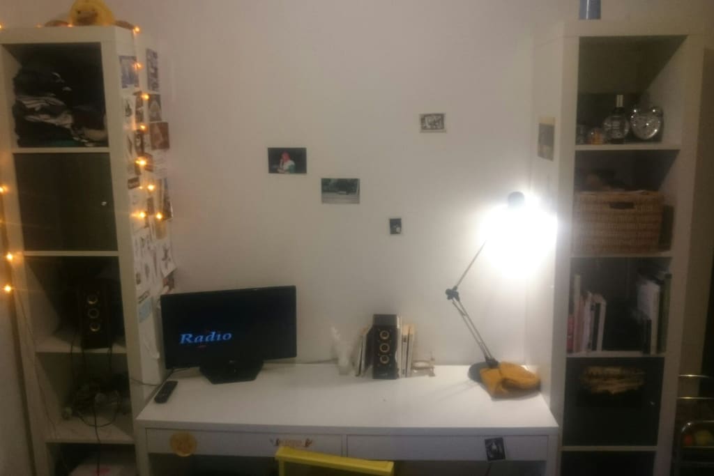 grand coin bureau avec télé free (bouquet free, replay, radio etc)