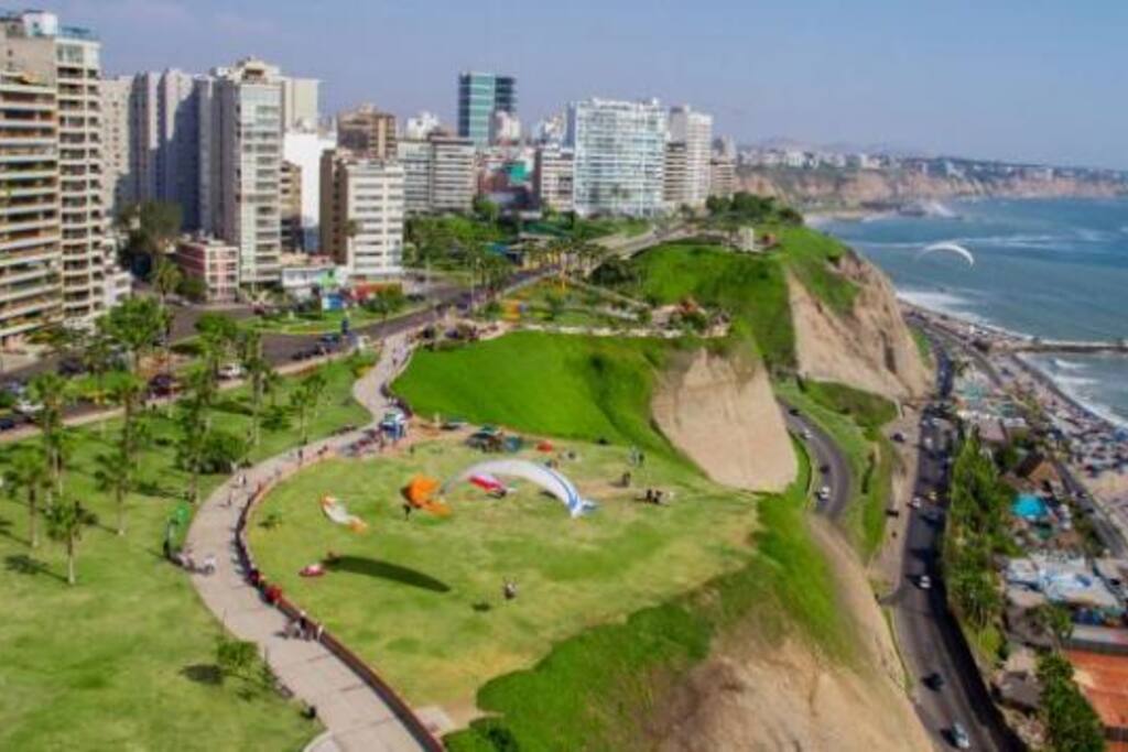 5 min walk to the Malecon
