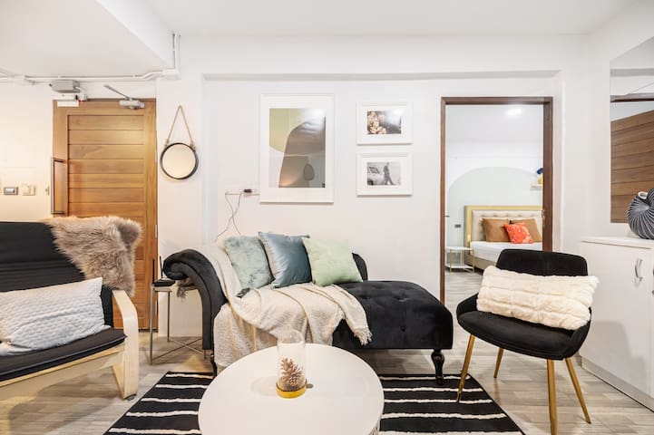 Spacious 4BR Family | Chatuchak Market | 12 sleeps gallery image 4