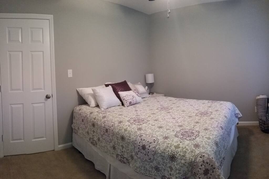 Brand new Queen size mattress with 500 thread count sheets