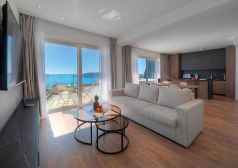 Horizon Two bedroom Penthouse with Hot tub