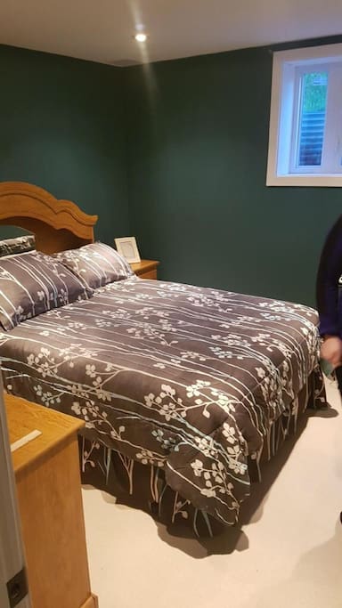 Guest bedroom