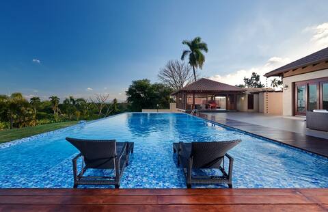 Luxury Santiago Villa: "The Zen House" -renovated
