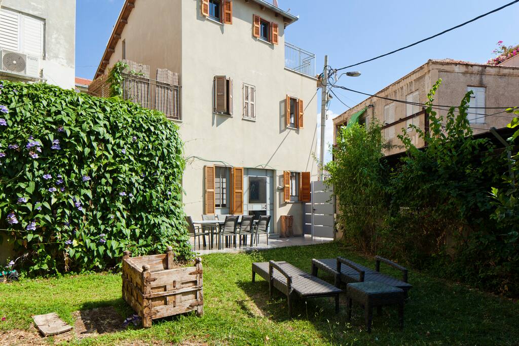 Full garden house