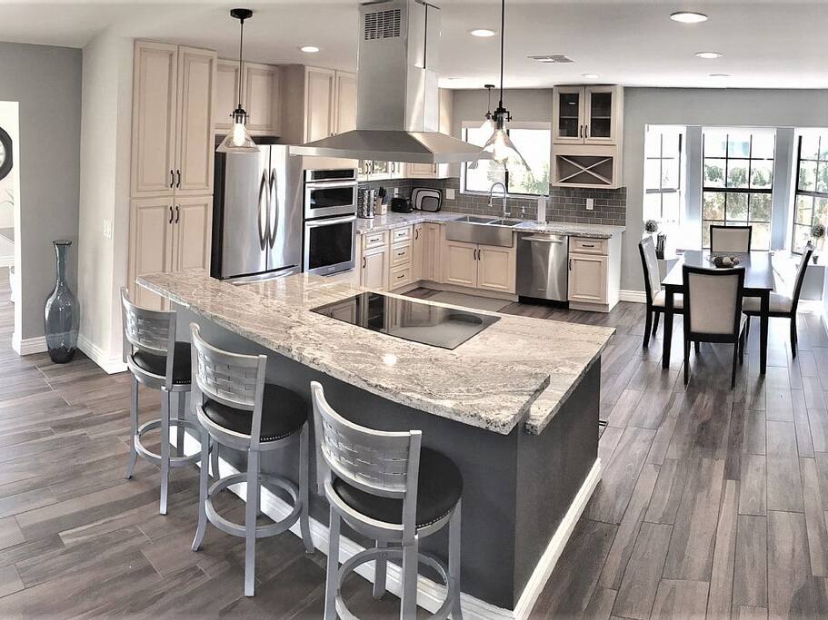 Fully loaded Chef's Kitchen will all the kitchen supplies you need