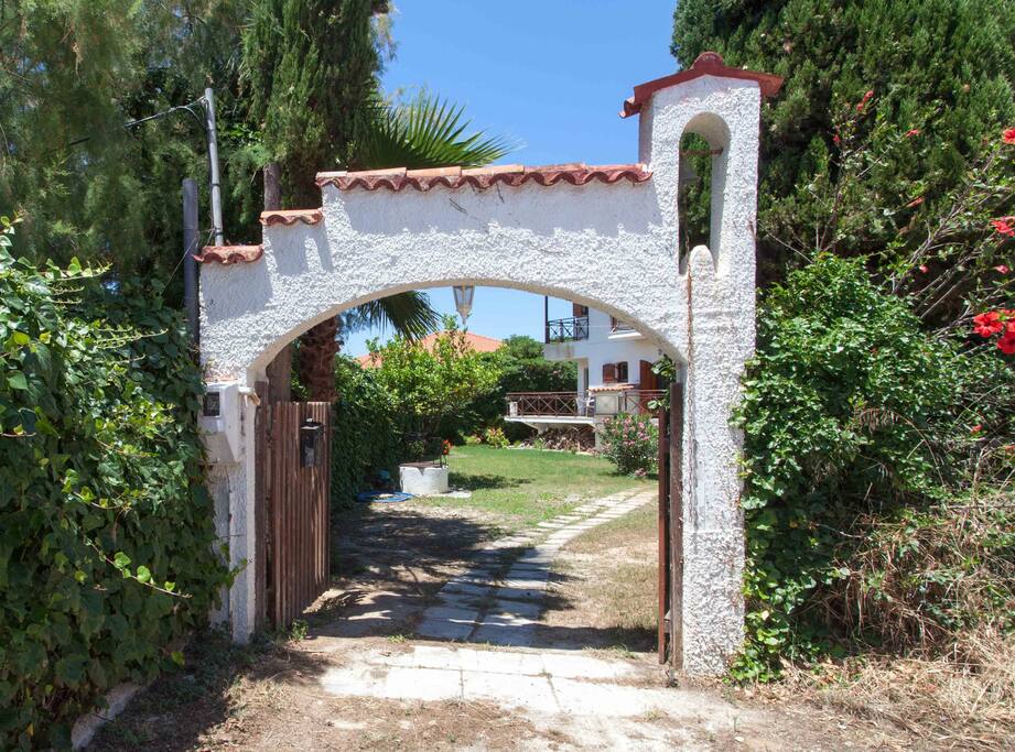 The entrance of the garden.