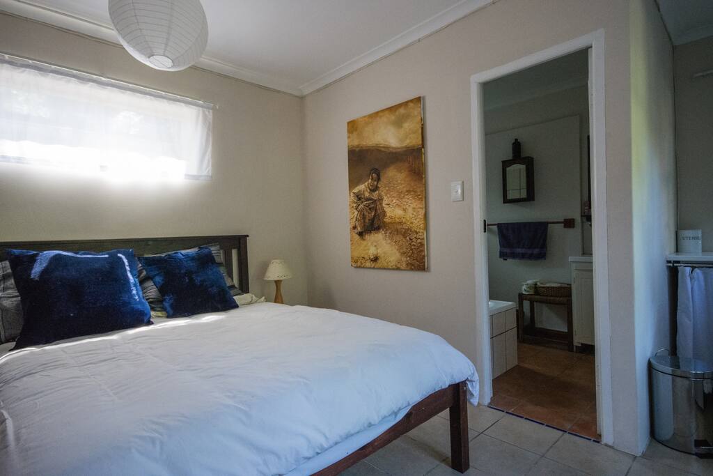 Bedroom & bathroom