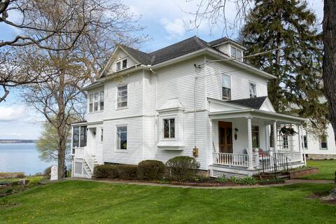Family Friendly Village Lake House