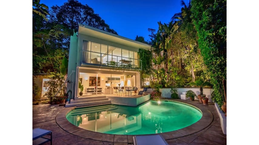 Honeymoon House in Hollywood Hills