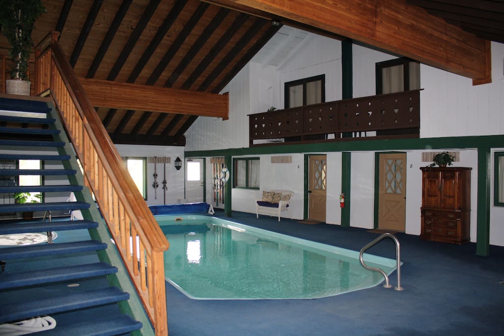 Easy access directly to the pool.