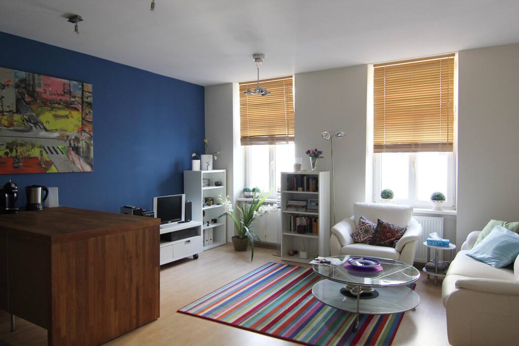 Living Room&Bar