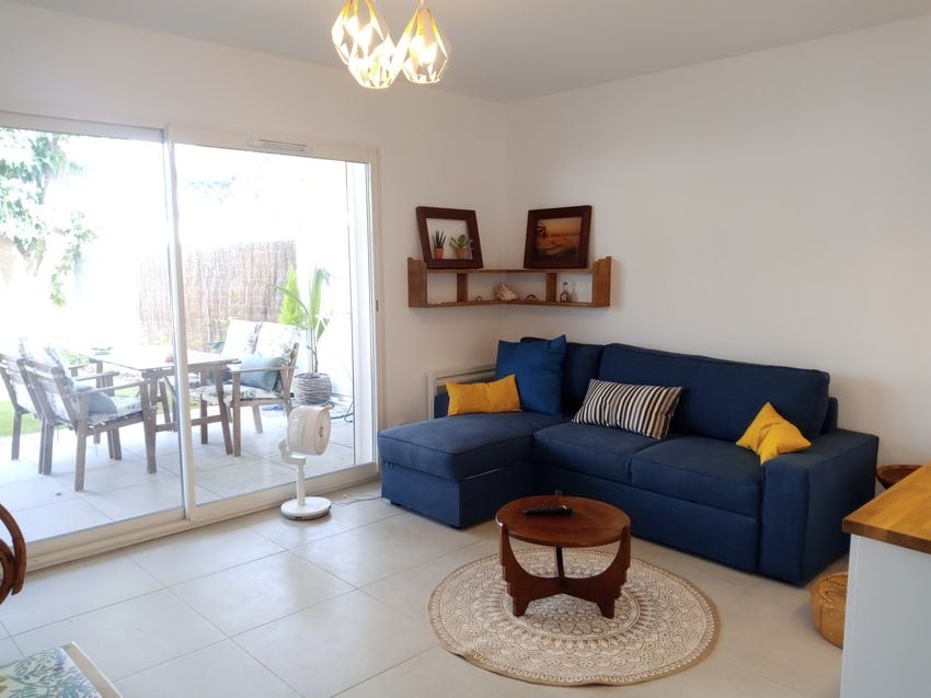 Top performing Airbnb: Apartment / private garage / garden / air con in Carry Le Rouet