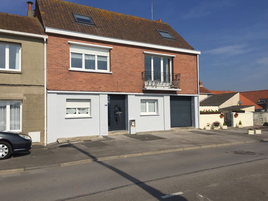 Fenêtre de droite, cote garage