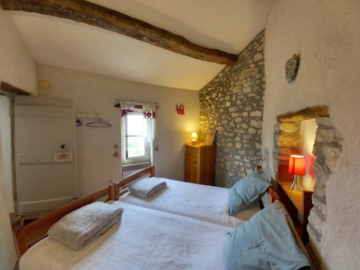 Chambre 1 : 2 lits X90