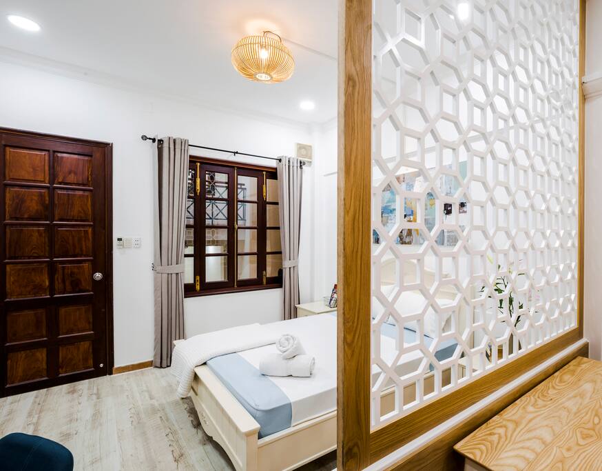 An unexpected vintage style inside a hidden valley