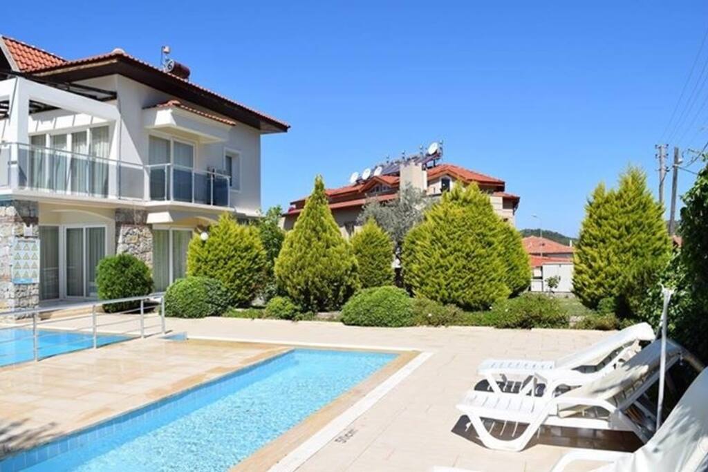 Childrens pool