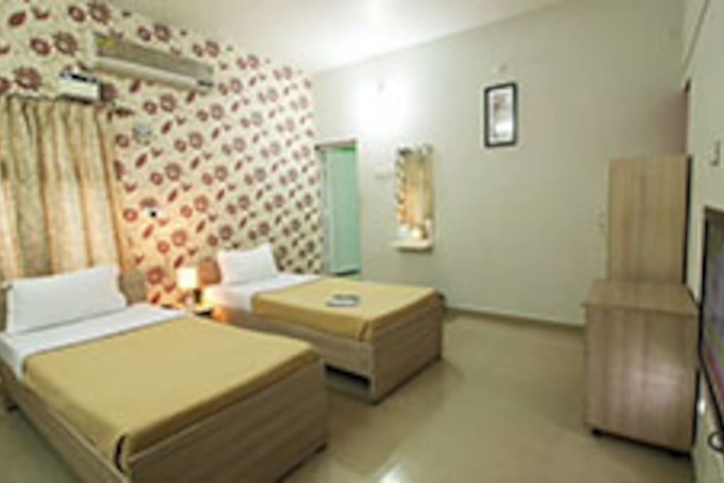 Triple Bed Room