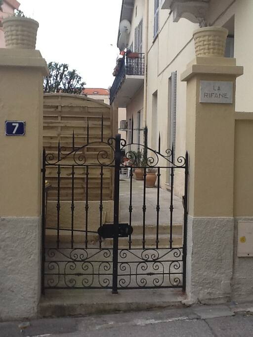 French Villa in central location