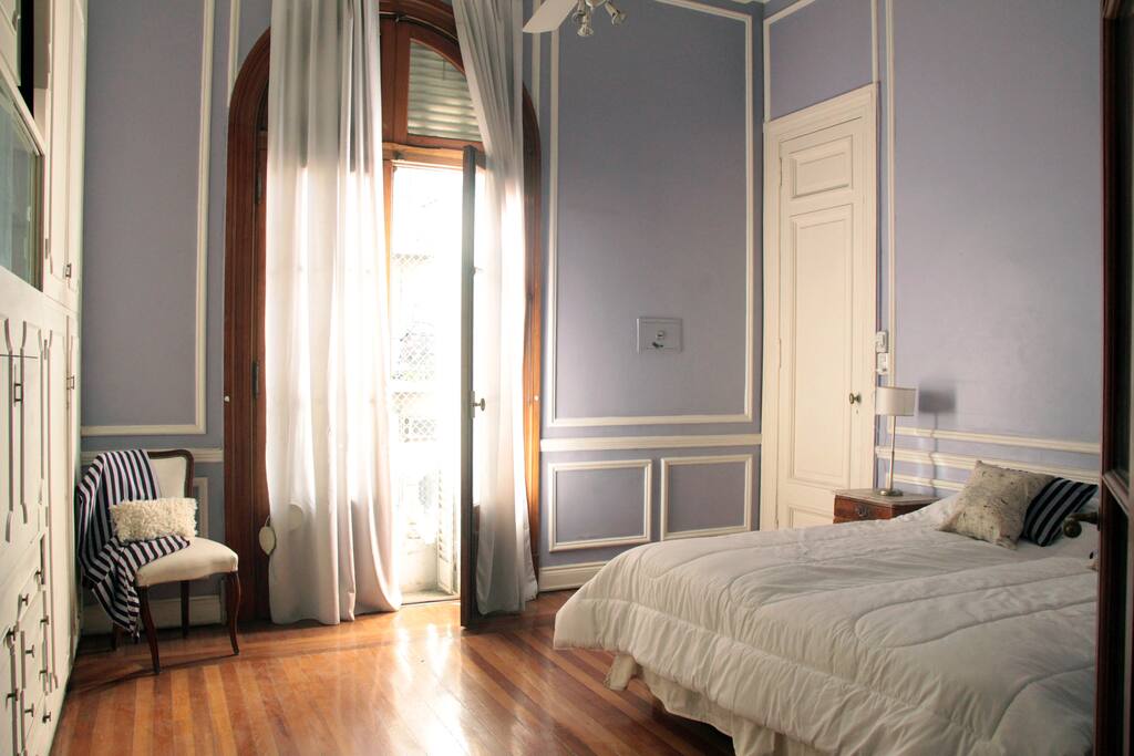 Master bedroom facing Perón St.