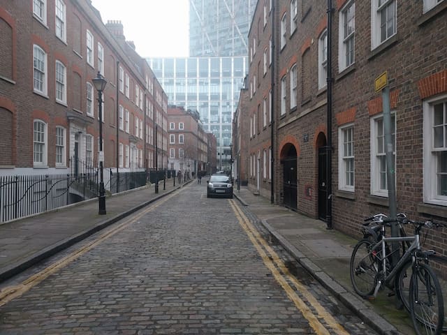 Room on courtyard where Shoreditch meets the City
