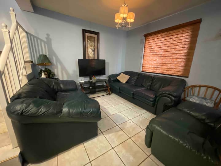 Მისაღები ოთახი