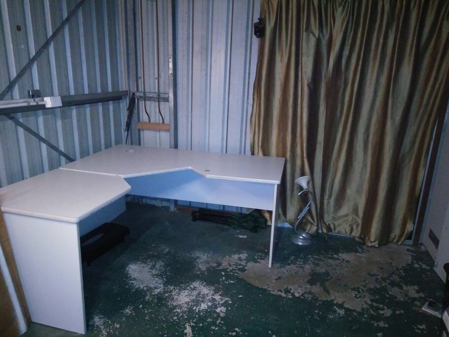 Desk.