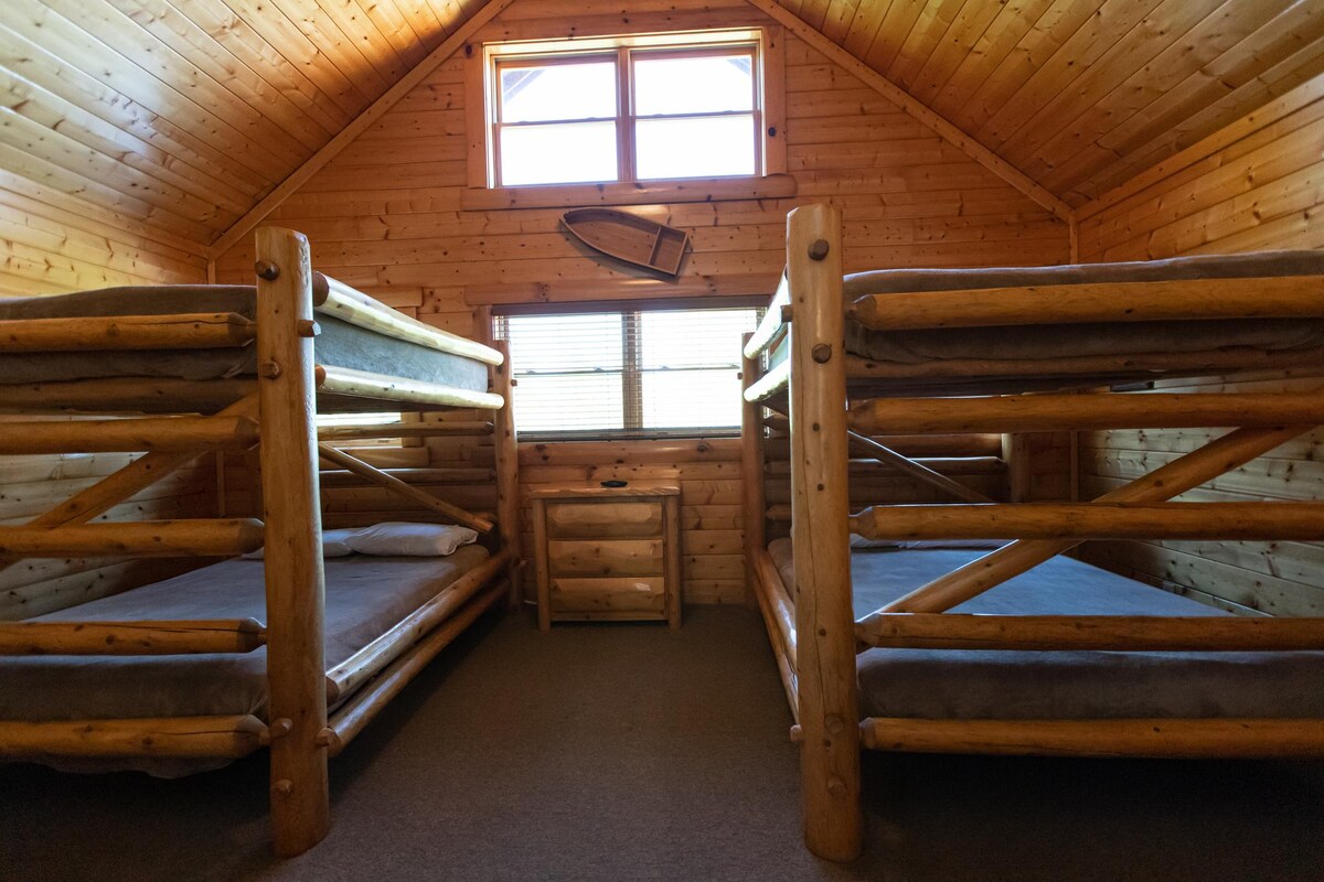 Ორსართულიანი ოთახი - ზედა დონე