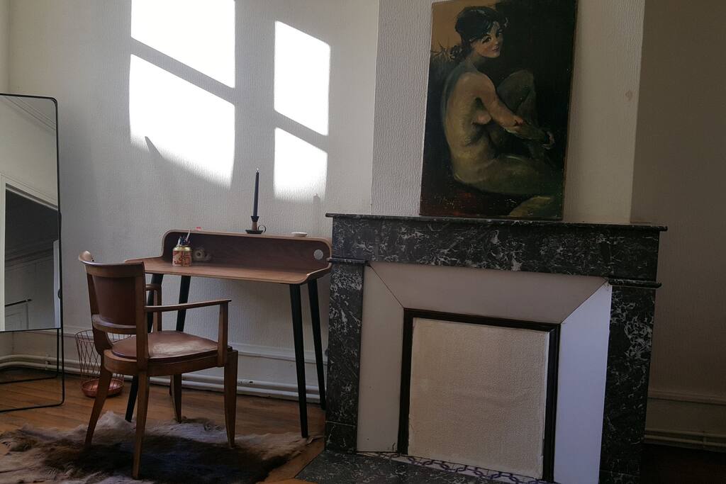 ... avec son espace travail et rangement