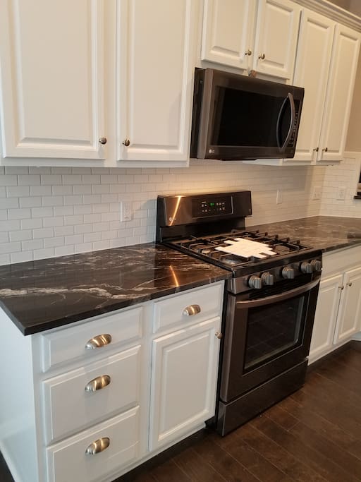New countertops, appliances and backsplash