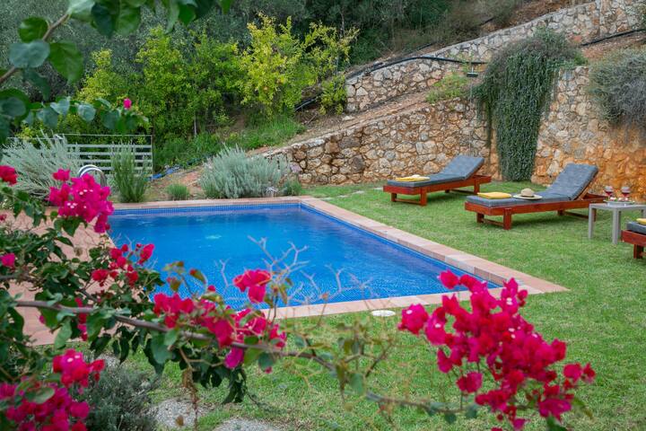 Villa Thalia with Private Pool & Bio Garden