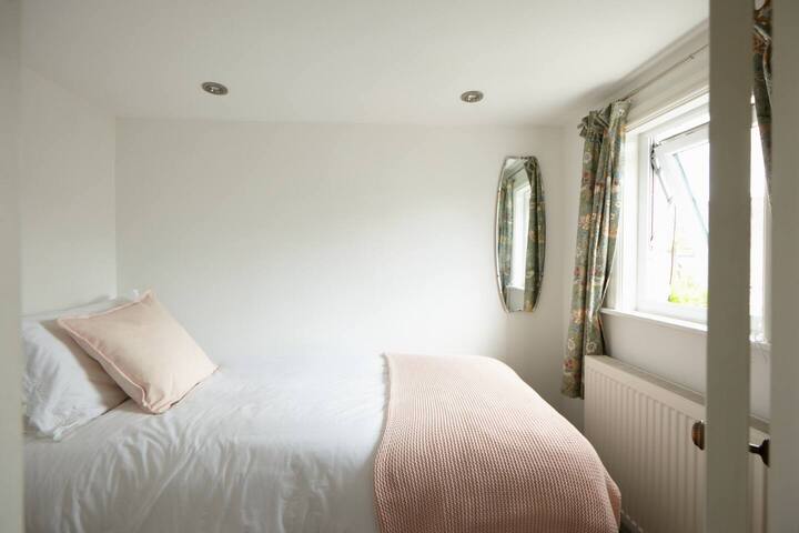 Дейн Хил, Маргейт - домакин и престой