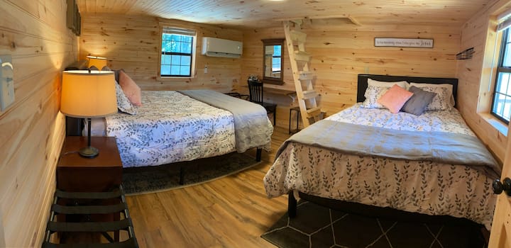 El dormitorio 1 tiene dos camas tamaño queen.