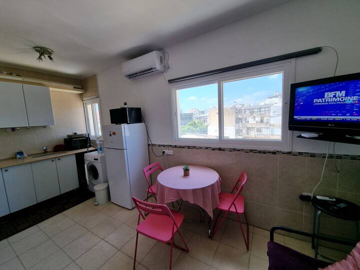 Beautiful bright studio in the center of Netanya close to everything