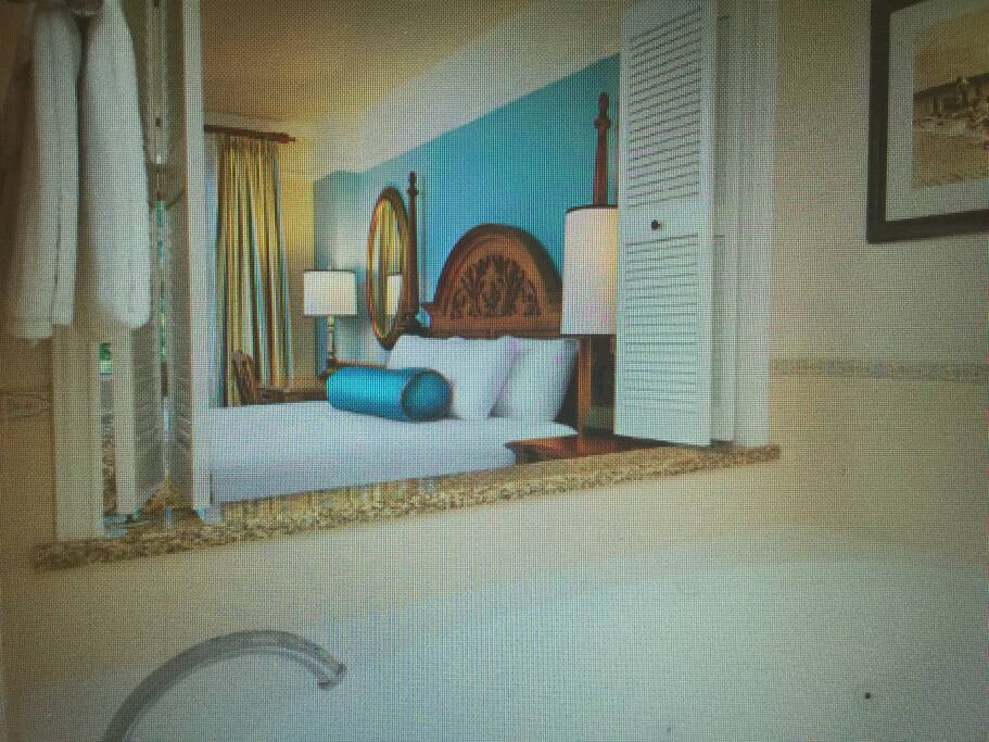 A one bed room King size bed which sleeps 2
